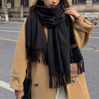 Cachecol Pashmina Unissex Liso 130g com Franjas